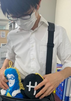 大学名：早稲田大学
出身地：東京都
ニックネーム：カオル
趣味・特技：競技ドッジボール、野球、漢字


入社に向けて一言！：まずは少しでも早く仲間の顔を覚えて、仕事へのモチベーションを上げていきたいです。よろしくお願いします。